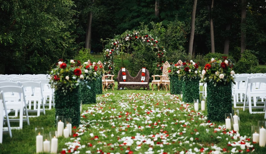 Comfortable Wedding Lawns